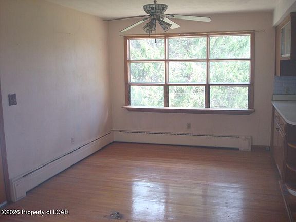 3rd image of 24 Flat Rock Rd