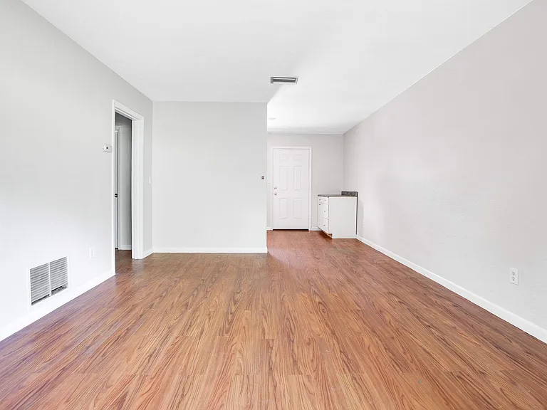 815 E Fort King St — Photo 35