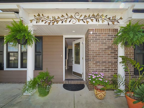 Front Entryway