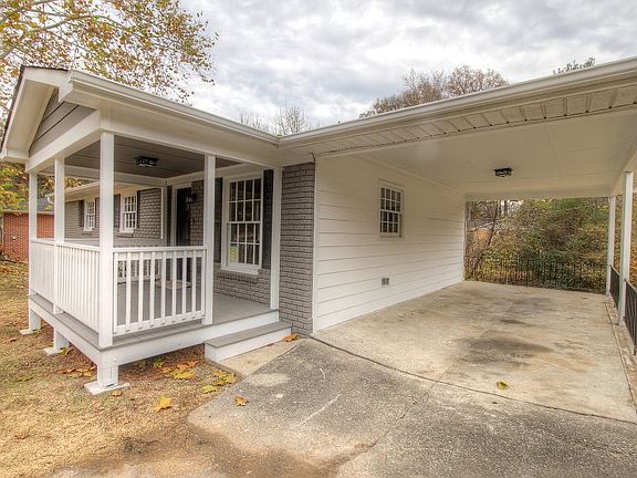 3rd image of 702 Bothwell Pl