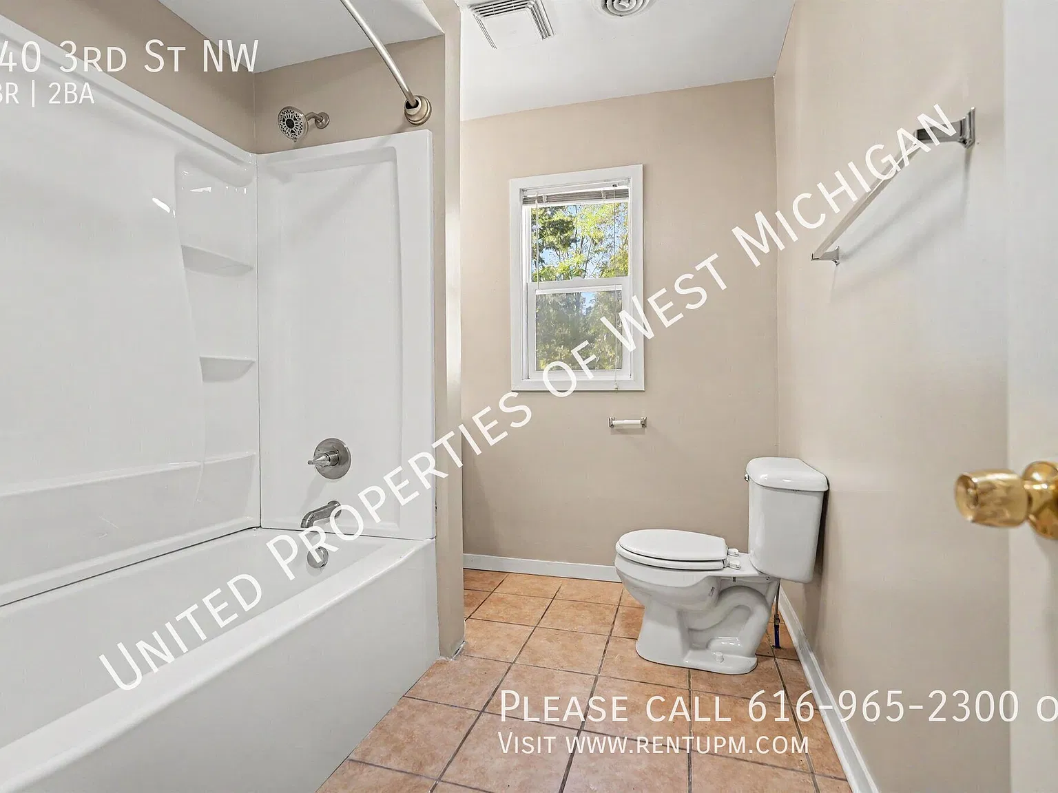 Available Now | Spacious 5 Bedroom, 2 Bathroom Single Family Home in the West Grand Neighborhood ... — Photo 4