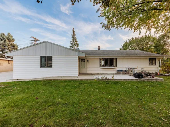 3423 W Wanda AVENUE, Milwaukee, WI 53221