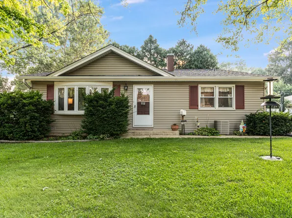 556 Lowden Ave, Glen Ellyn, IL 60137