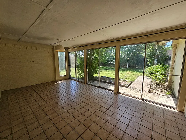 1302 Berkeley Dr — Photo 18