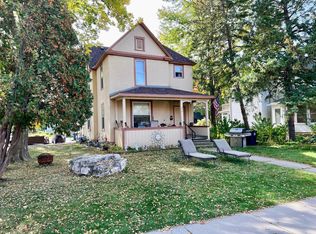 214 4th St E, Northfield, MN 55057