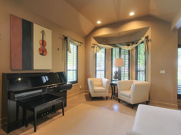 FORMAL LIVING ROOM