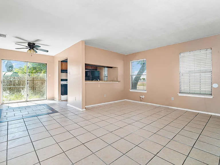 5202 Gawain Dr — Photo 8