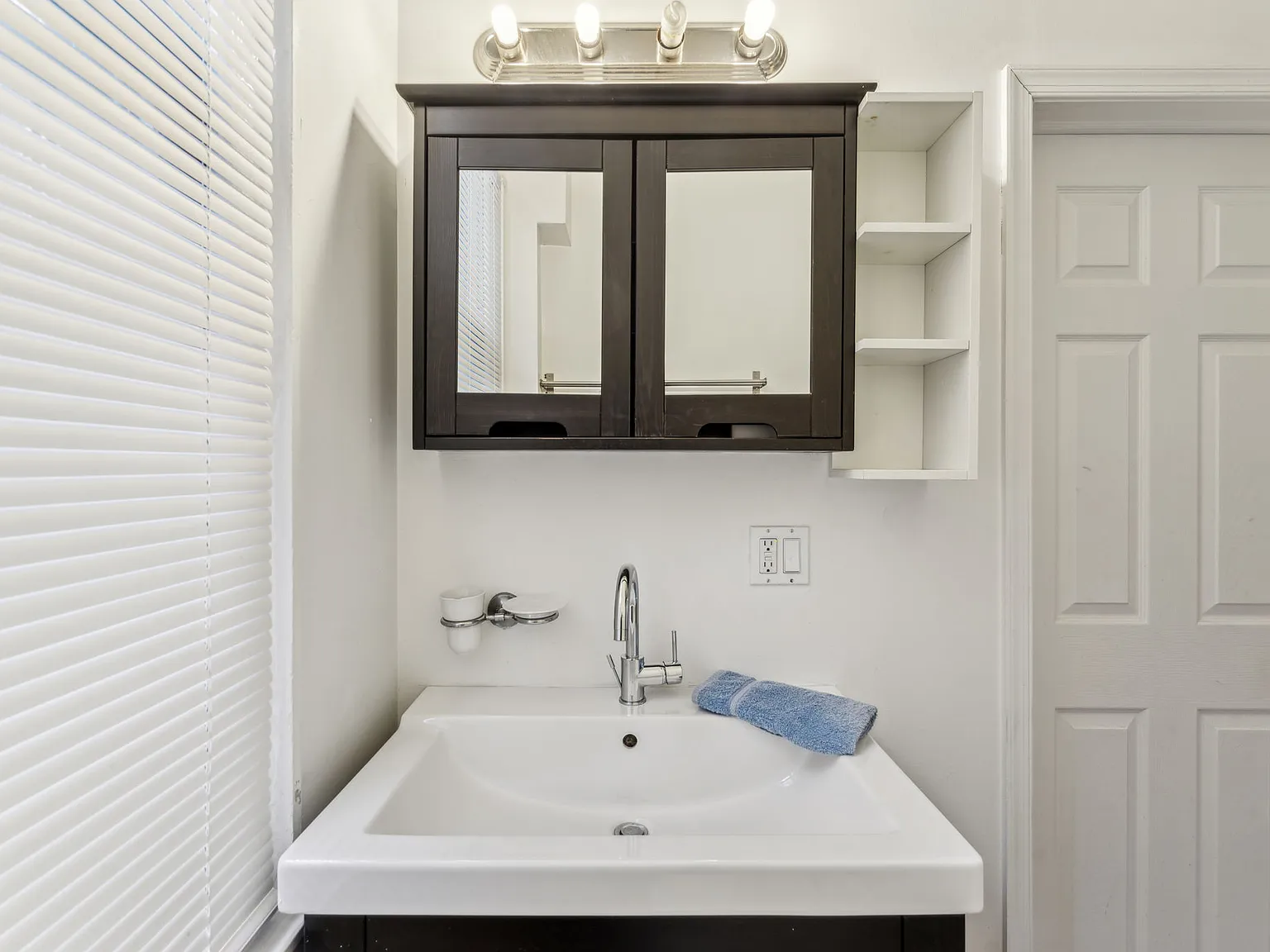3 bed, 1000 sqft, $1,800 — Photo 4