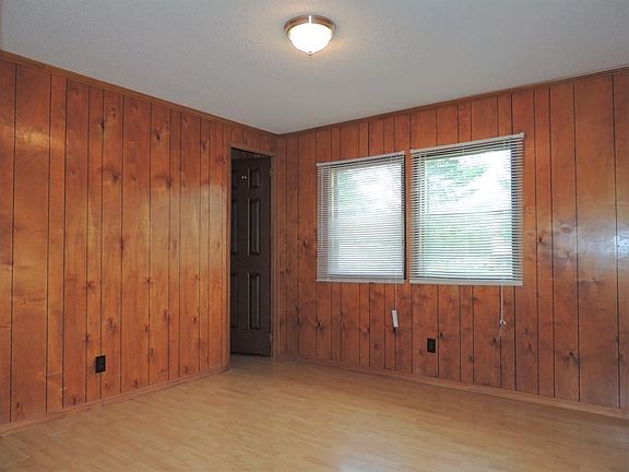 3rd image of 119 Guinn Dr