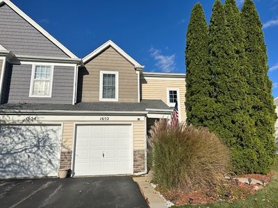 1652 College Green Dr, Elgin, IL, 60123