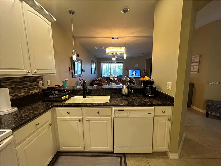 2522 Oswego Dr — Photo 10