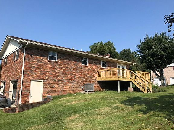 4th image of 370 Brentwood Dr