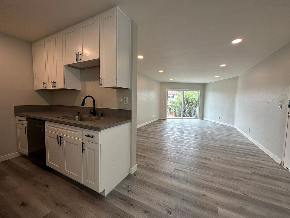 2nd image of 2122 Mission Ave #5