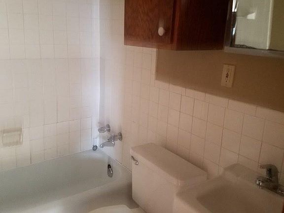 2nd image of 2637 Pleasant Ave APT 20