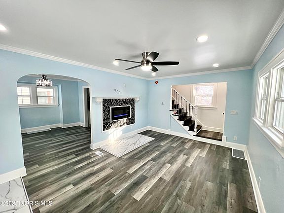 3rd image of 1953 Talbot St