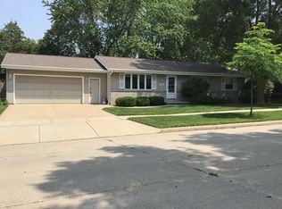 1016 W Ridgeview Dr, Appleton, WI 54914