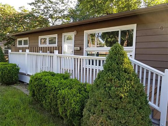 3rd image of 7509 Colonial Dr