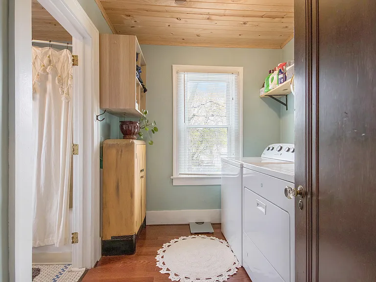 945 Lake Michigan Dr NW — Photo 10