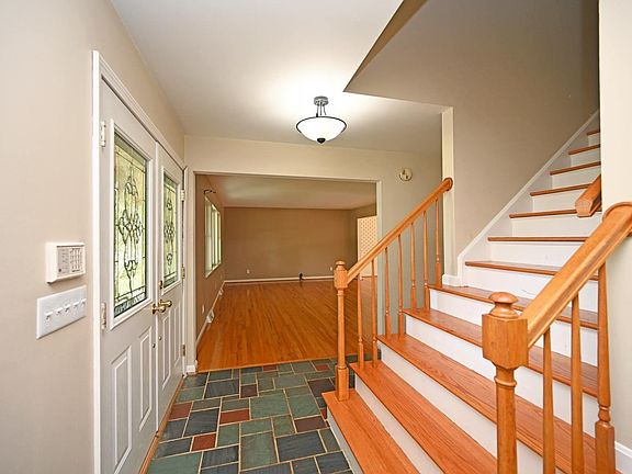 5th image of 9257 Solon Dr