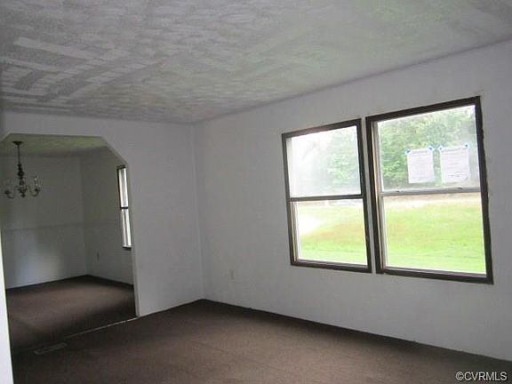 5th image of 32683 Sussex Dr