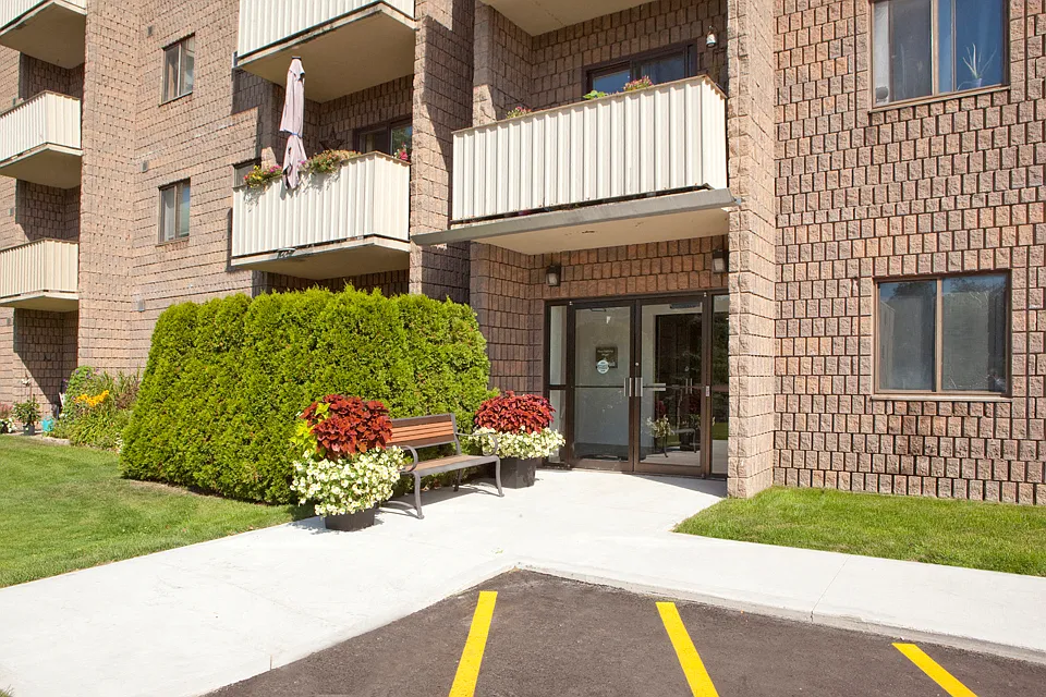 Mountain View Apartments — Photo 3