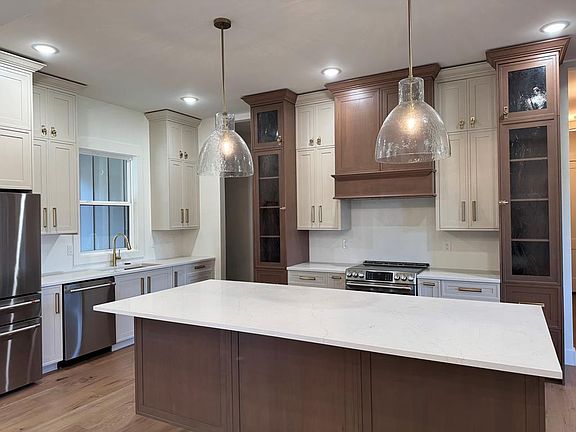3rd image of 387 Copeland Cove Rd