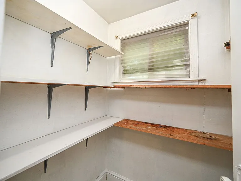 409 Ada St — Photo 13