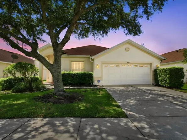 4017 LANGDRUM DRIVE, WESLEY CHAPEL, FL 33543