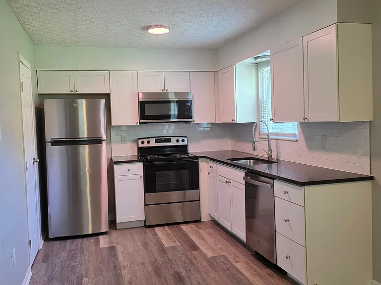 7082 Tomahawk Trl #MAIN — Photo 2