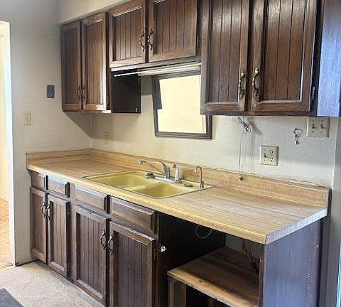 2nd image of 222 E Aspinwall St