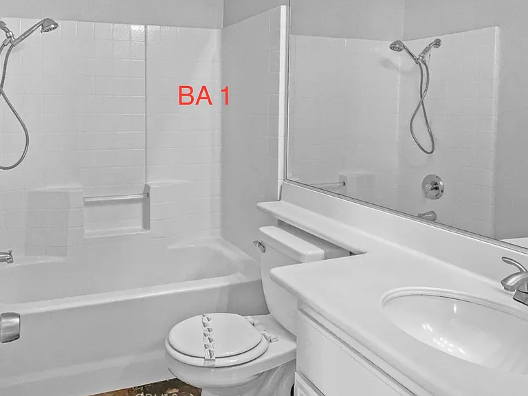 21525 Del Amo St — Photo 7