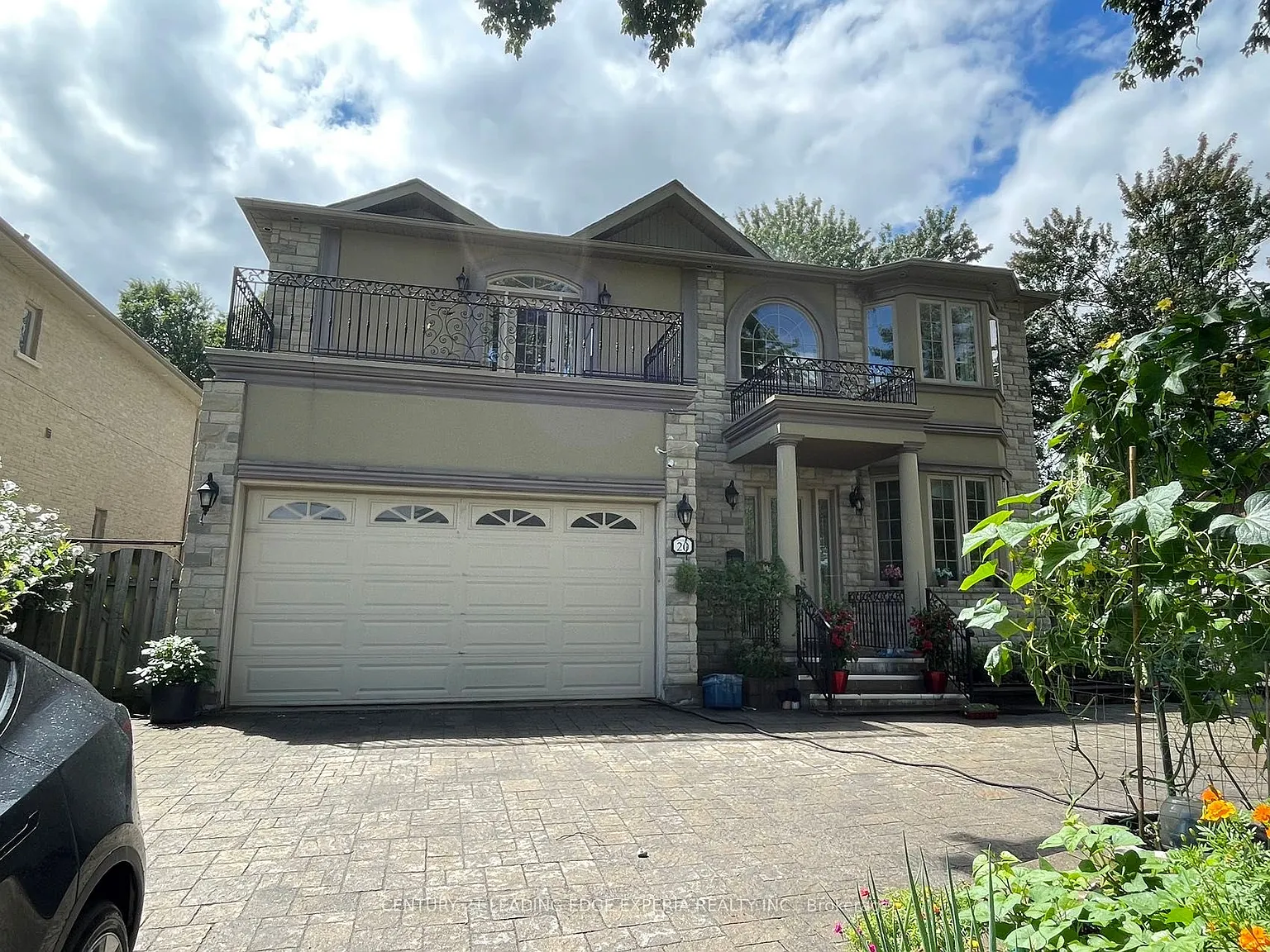 4 bed, $4,800 — Photo 1