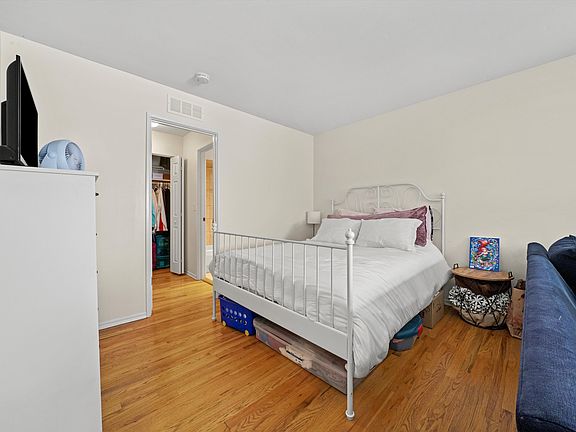 3rd image of 515 W Wrightwood Ave APT 510