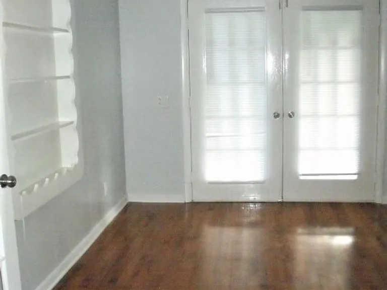 901 Johnson Ave — Photo 16