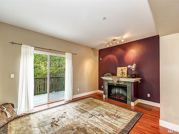 4th image of 22620 NE Alder Crest Ln