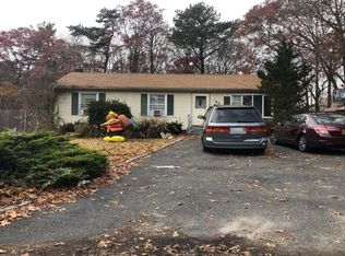 60 Market St, Mastic Beach, NY