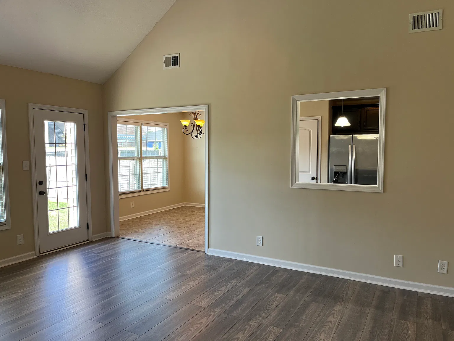 3 bed, 1839 sqft, $1,850 — Photo 4