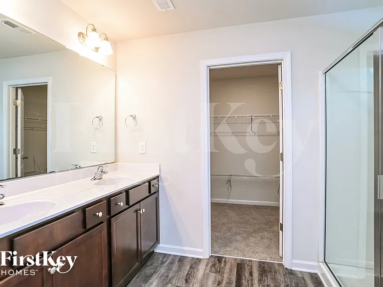 9616 Hamel St — Photo 10