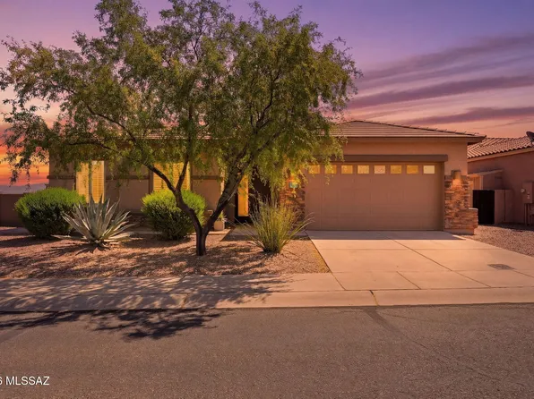 8640 N Moonfire Dr, Tucson, AZ 85743