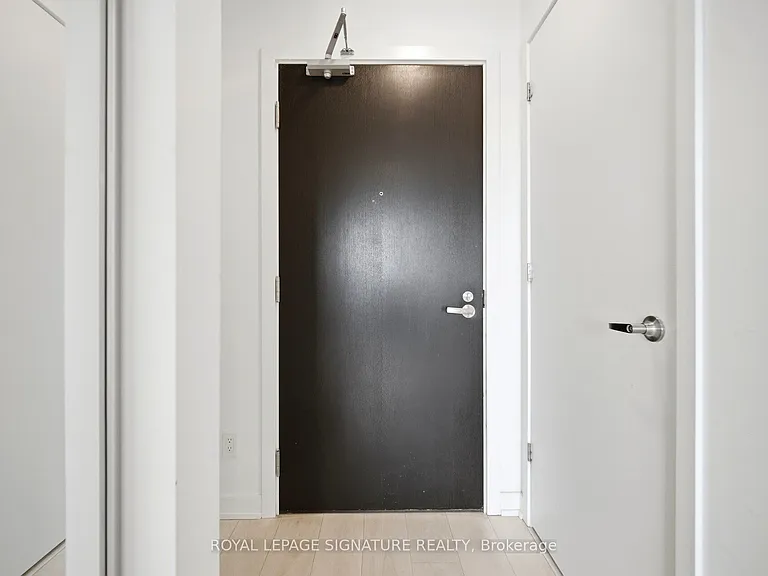 501 Yonge St #5204 — Photo 6