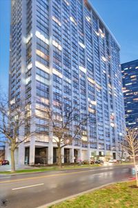 5445 N Sheridan Rd APT 915, Chicago, IL, 60640