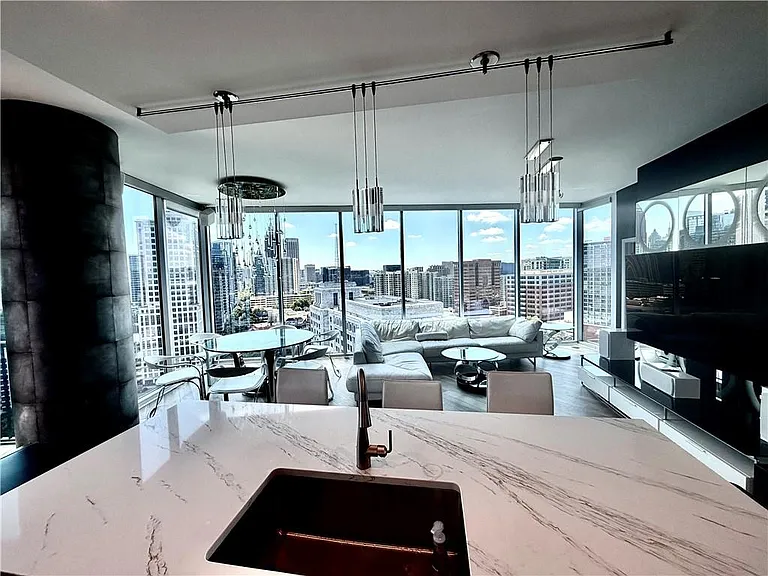 1080 Peachtree St NE #2110 — Photo 17