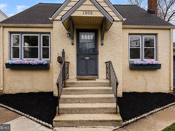 3rd image of 1302 W High St