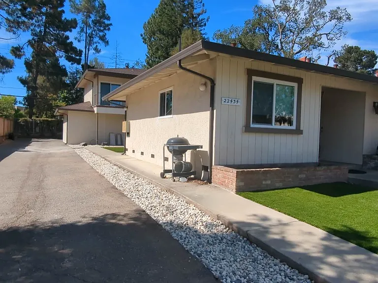 22434 Salem Ave #B — Photo 5
