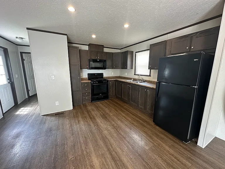 2088 E Empire Ave #208 — Photo 3