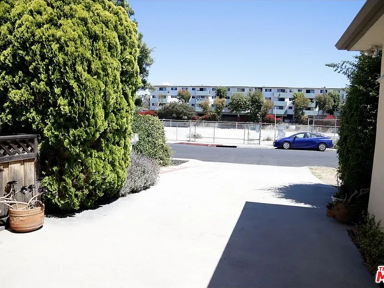 12213 Culver Dr — Photo 3