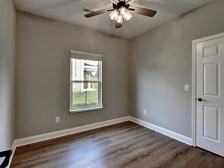 209 University Pkwy #41 — Photo 9