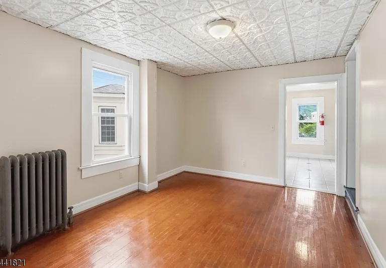 166 E Blackwell St — Photo 5