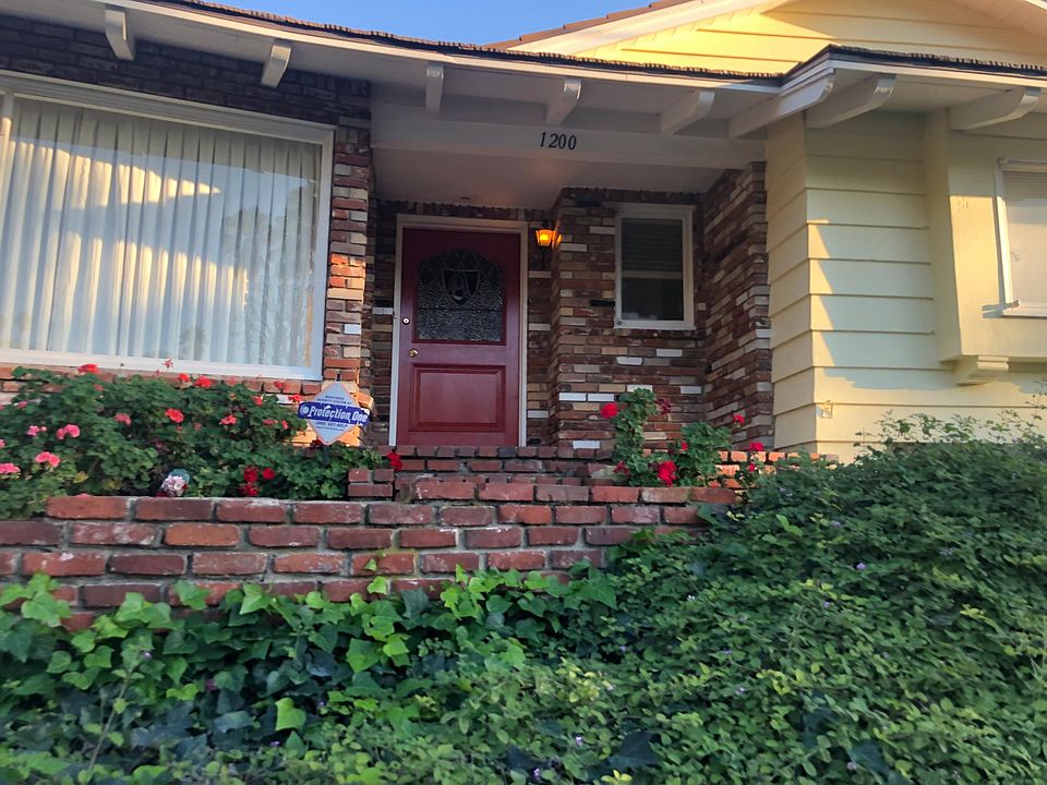 1st image of 1200 Alta Paseo