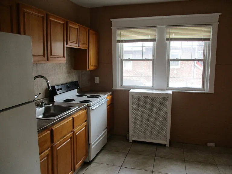 4153 Stirling St — Photo 4
